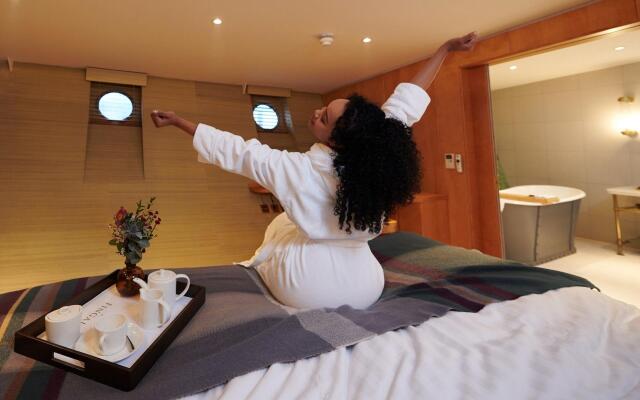 Fingal - A Luxury Floating Hotel