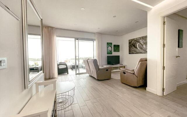 Ocean View Apartment, Heated pool, Free Parking PP207