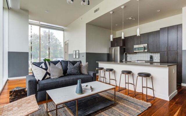 Domio Museum District Modern 2BR Pool/gym