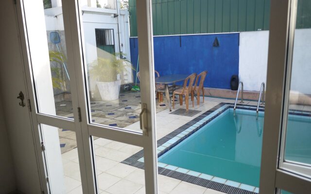 Negombo Blue Villa Hotel