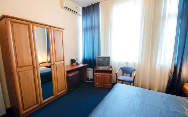 7 Days Hotel Kiev