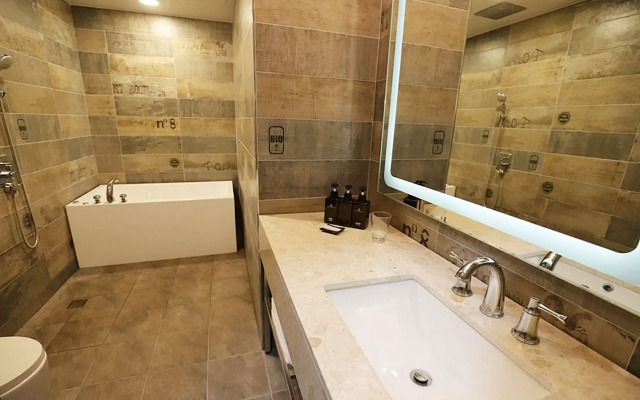 Dongducheon Hotel The Gray