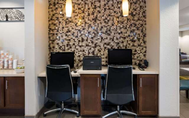 Comfort Inn & Suites Victoria North