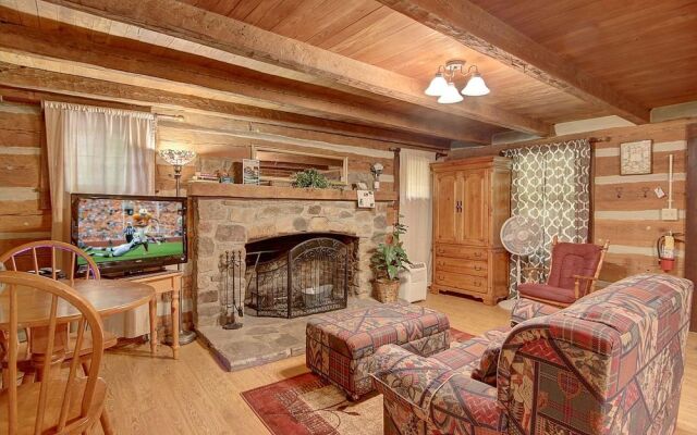 Timeless Treasures 1 Bedroom 1 Bathroom Chalet