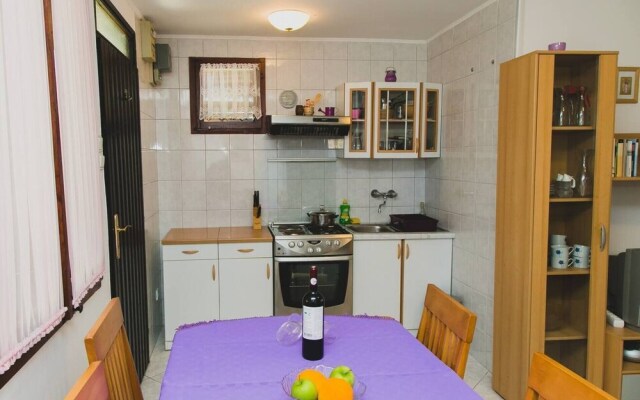 Charming 3-bed Apartment in Vrsi