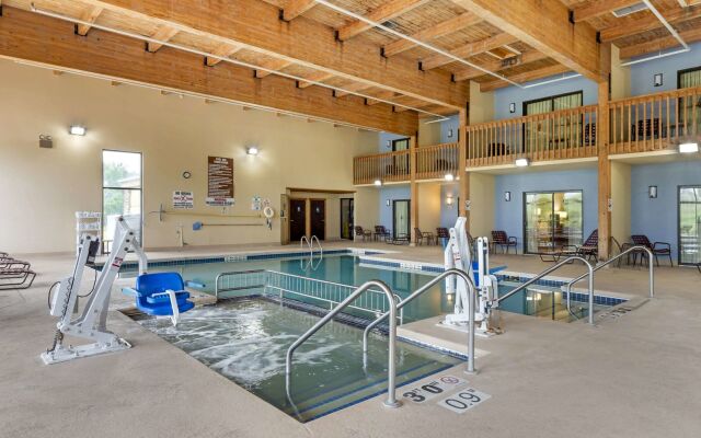 Comfort Inn & Suites Black River Falls I-94