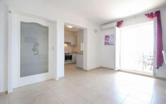 Mimice Bay Apartments