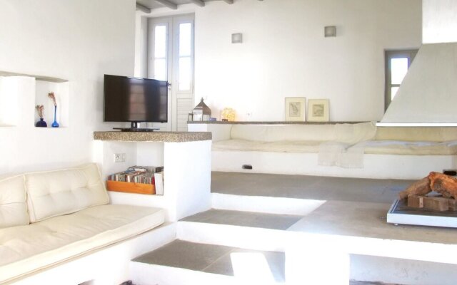 Villa With 3 Bedrooms in Cyclades, With Wonderful sea View, Private Po