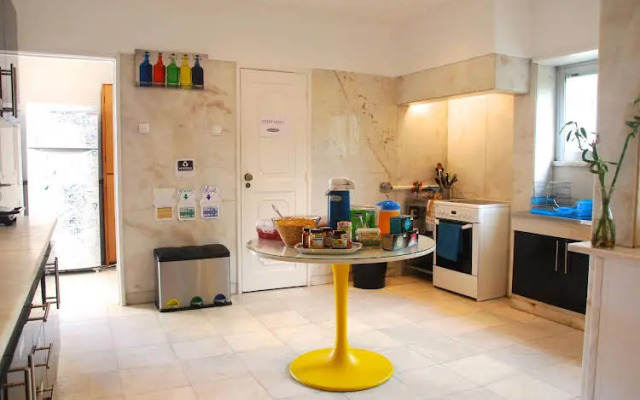 Carcavelos Beach Hostel