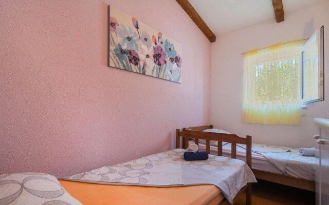 Awesome Home in Plano With Wifi and 2 Bedrooms