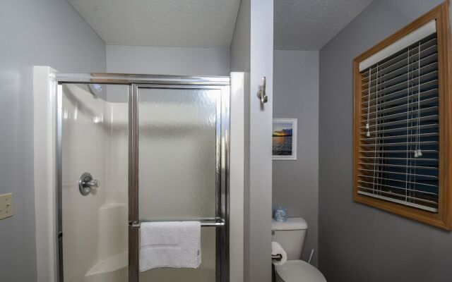 At Lake's Edge 6 Bedroom House