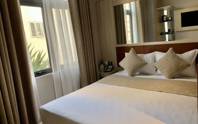 Holiday 2 Hotel