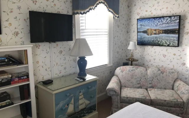 Flag House Inn