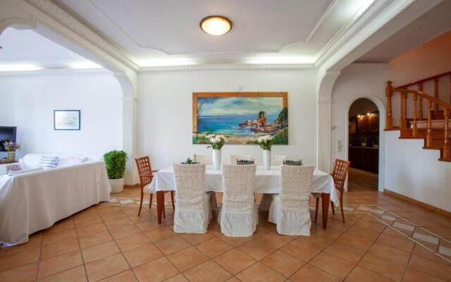 Villa Angelo