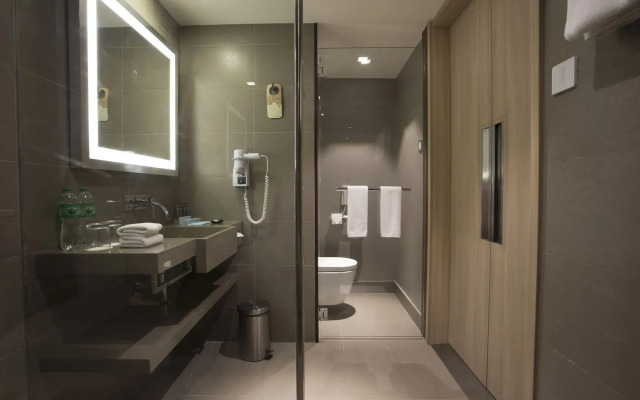 Novotel Manila Araneta City Hotel