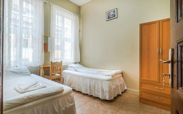 Yeni Hotel
