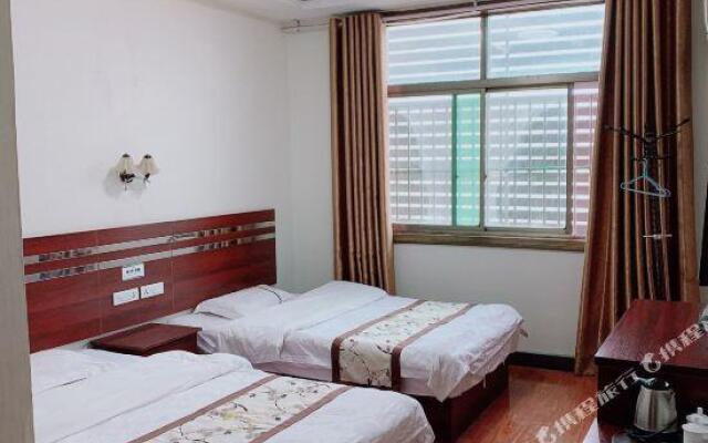 Fuyang Funan Yixuan Business Hotel