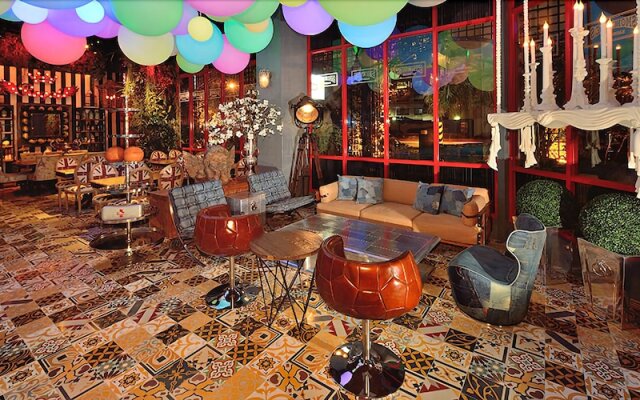 Joe's Apartment Hotel