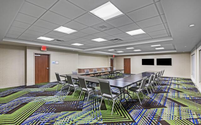 Holiday Inn Express & Suites Chanute by IHG