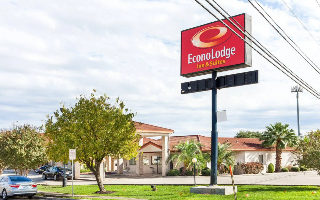University Inn & Suites San Antonio