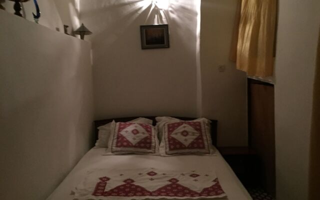 Family Room for 6 Peoples Sunny Riad Inside Medina Fes El Bali