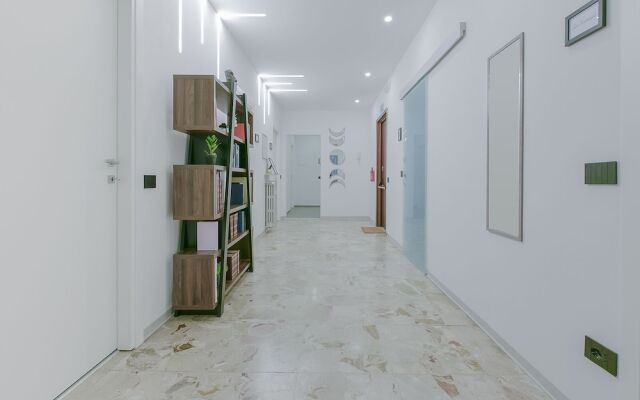 8 Bedroom Apartment in Reggio Emilia Center