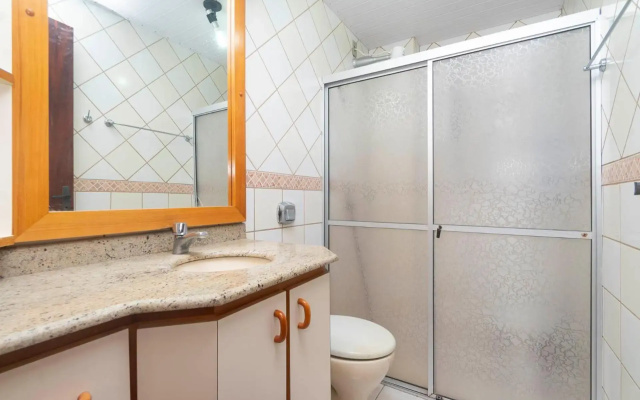 Apartamento a 150 metros da Praia de Mariscal.