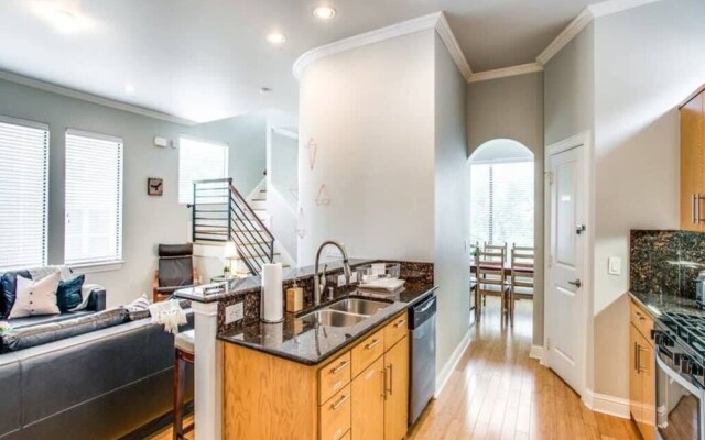 Grand Oak Lawn Town Home