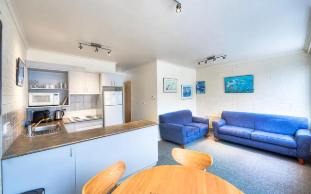 Snow Ski Apartments 06