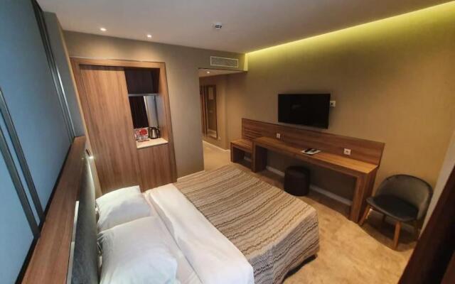 Leo Group BEST STUDIO 2507 Alliance Palace