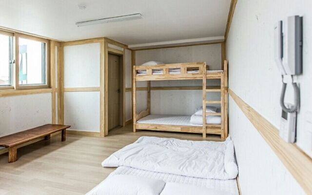 Kirin Guesthouse - Hostel