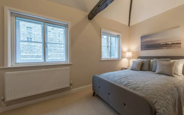Central Apartment Facing Windsor Castle