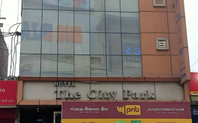 OYO 28329 Hotel The City Park
