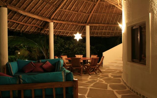 House With in Watamu With Pool Access Furnished Terrace a