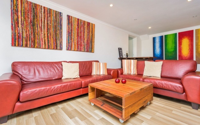 Ocean's 30 - Ultimate Beach Frontage – Guest Rooms – Merimbula