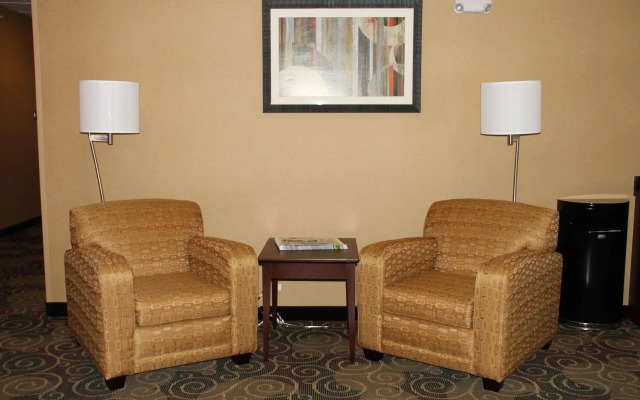 Cobblestone Hotel & Suites – Devils Lake