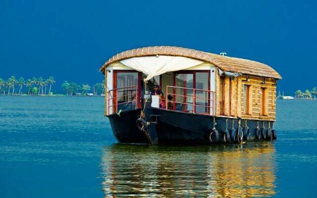 Sreekrishna Houseboat