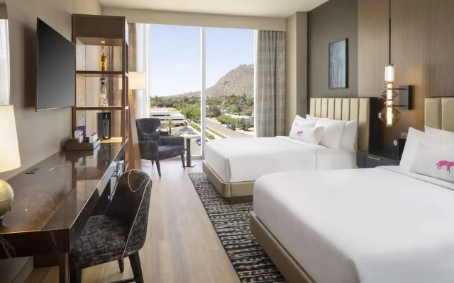 Caesars Republic Scottsdale, a Hilton Hotel