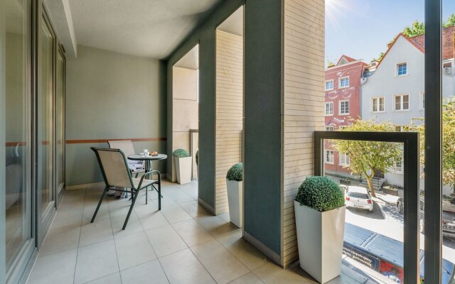 Welcome Apartment - Old Town Smart City