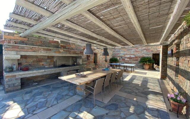 Relax Joy Villa - Easy Beach Access 150m Away