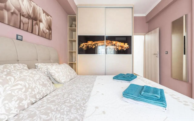 Stylish Luxury Apartment near Acropolis at Neos Kosmos metro station