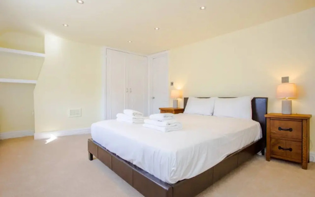 Large Luxury Townhouse in the Centre of Greenwich