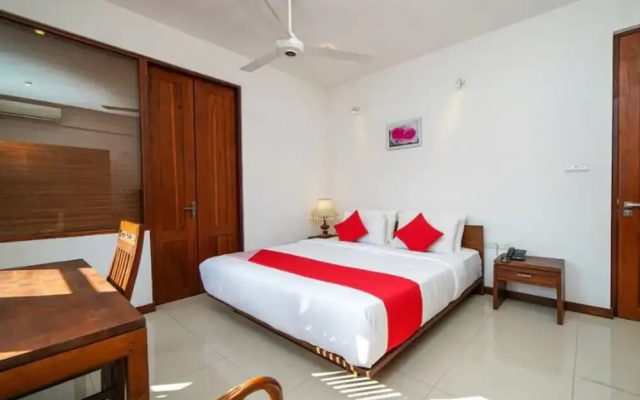 OYO 557 De Mansion