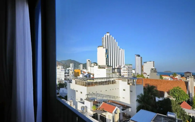 Mega Light Hotel