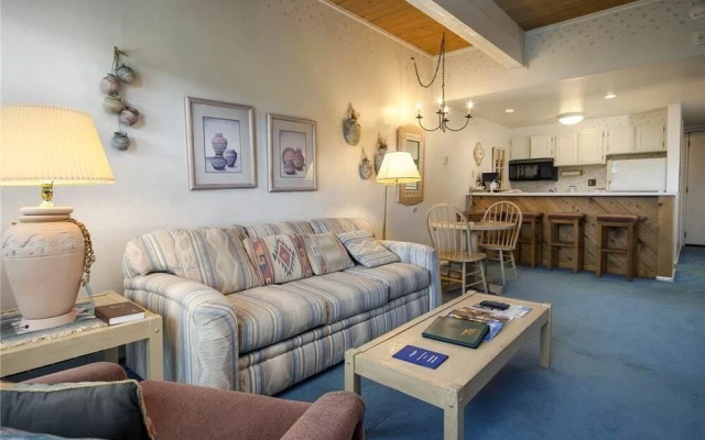 West Condominiums - W3204