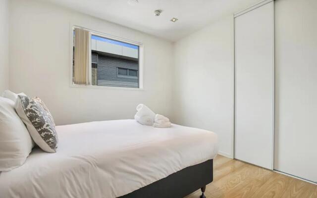Central Two-Bedroom Apartment Close To Spark Arena