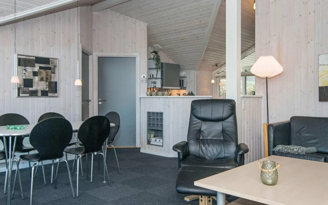 Beautful Holiday Home in Ebeltoft with Sauna
