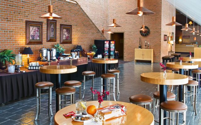 Crowne Plaza Minneapolis West by IHG