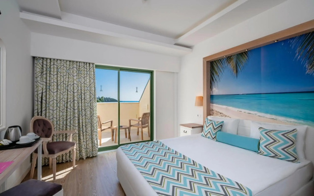 İz Flower Side Beach Hotel