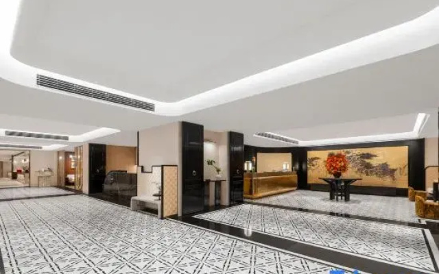 Rich Hotel